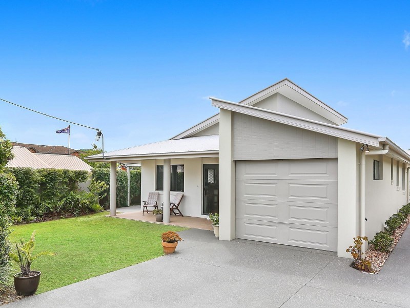 1/5 Gala Grove, Kirra QLD 4225