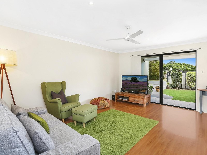 1/5 Gala Grove, Kirra QLD 4225