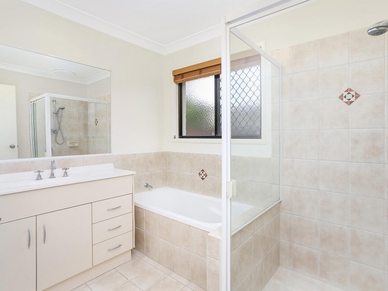 1/5 Gala Grove, Kirra QLD 4225