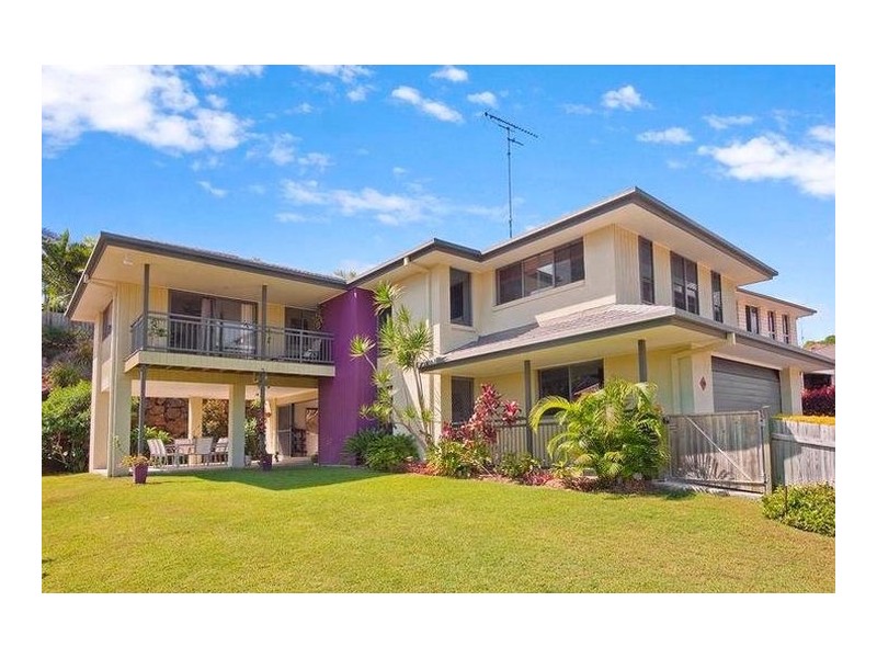 27 Grassmere Court, Banora Point NSW 2486