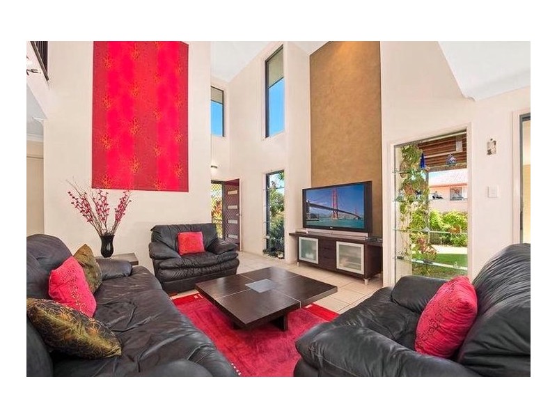 27 Grassmere Court, Banora Point NSW 2486