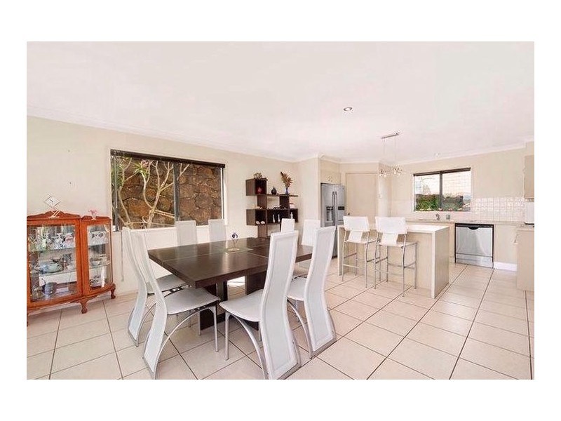 27 Grassmere Court, Banora Point NSW 2486