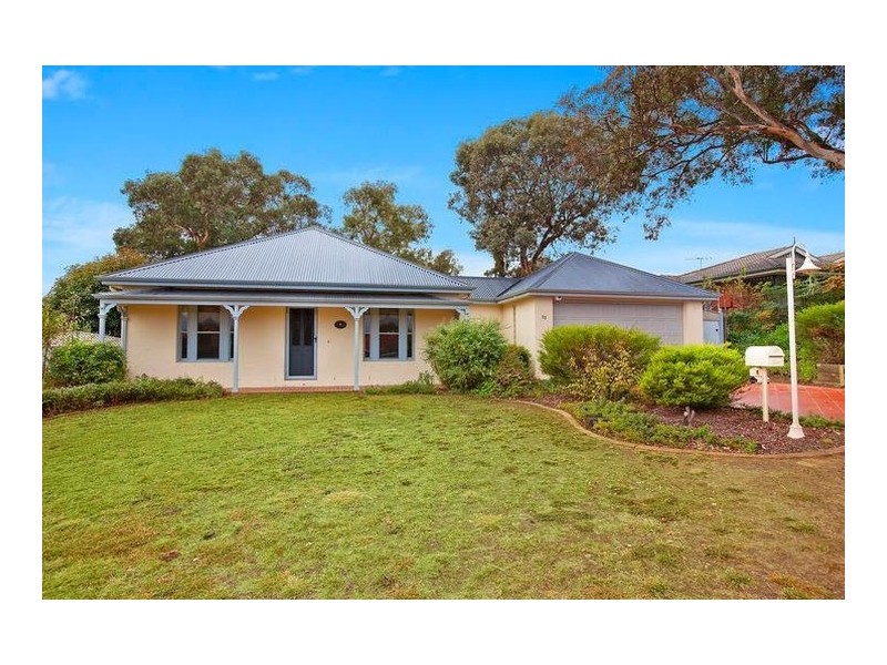 11 Halloran Drive, Jerrabomberra NSW 2619