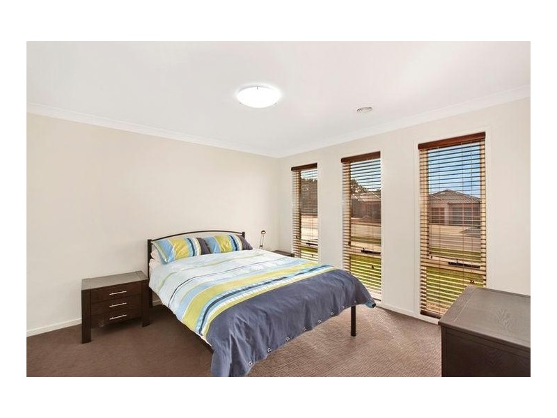 9 Dunk Street, Casey ACT 2913