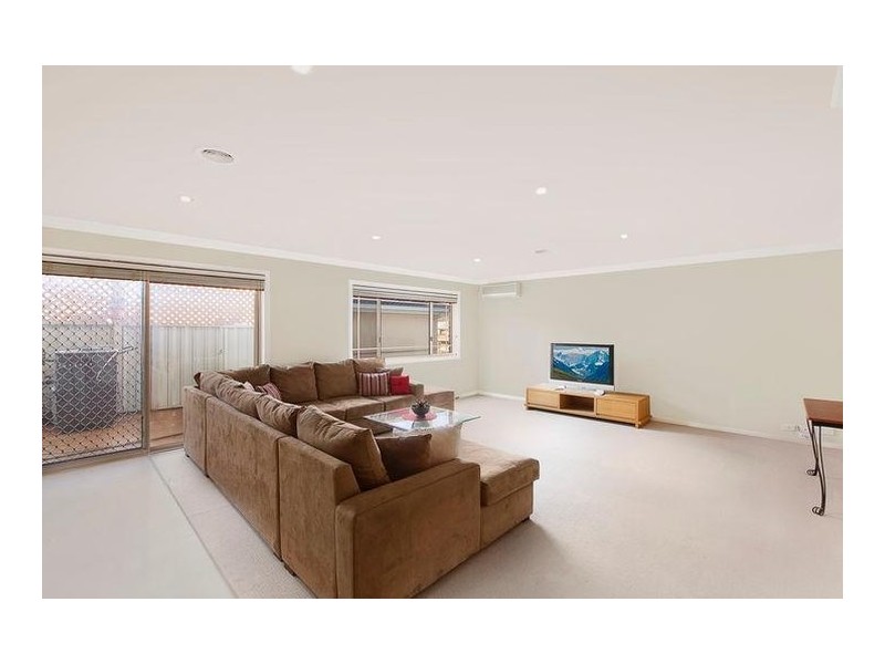 24 Temora Place, Queanbeyan NSW 2620
