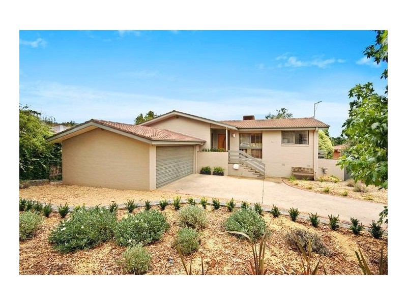 30 Hawkesbury Crescent, Farrer ACT 2607