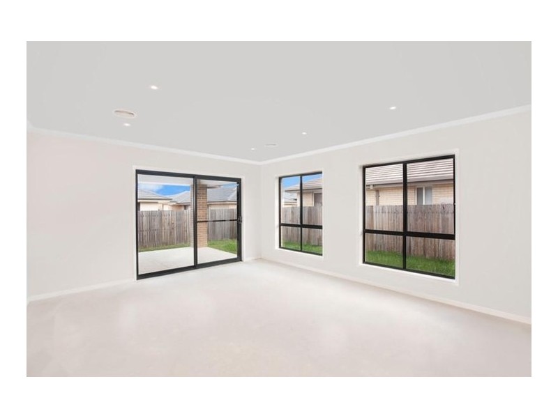 95 Zakharov Avenue, Forde ACT 2914