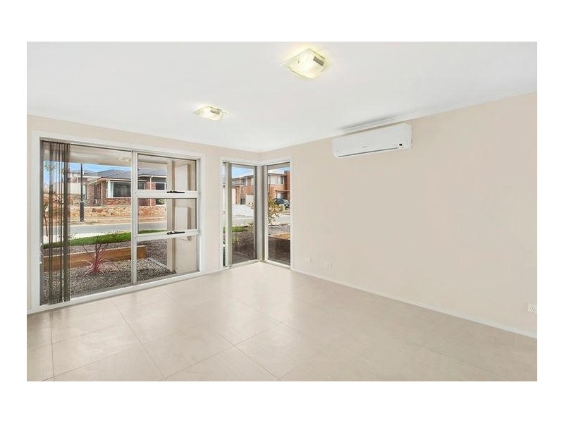 47 Cazneaux Crescent, Weston ACT 2611