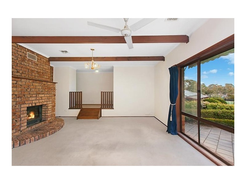 8 Arrietta Close, Charnwood ACT 2615