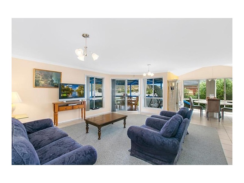 16 Kettlewell Crescent, Banks ACT 2906