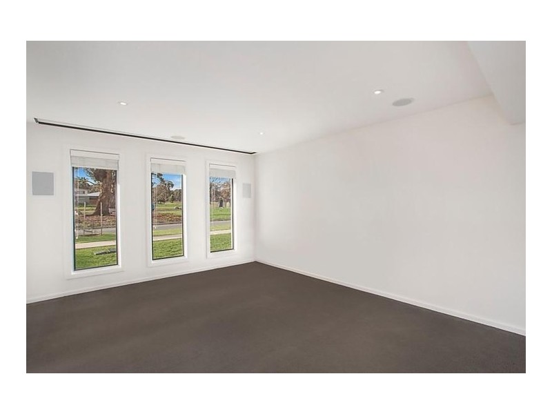 25 Eric Wright Street, Forde ACT 2914