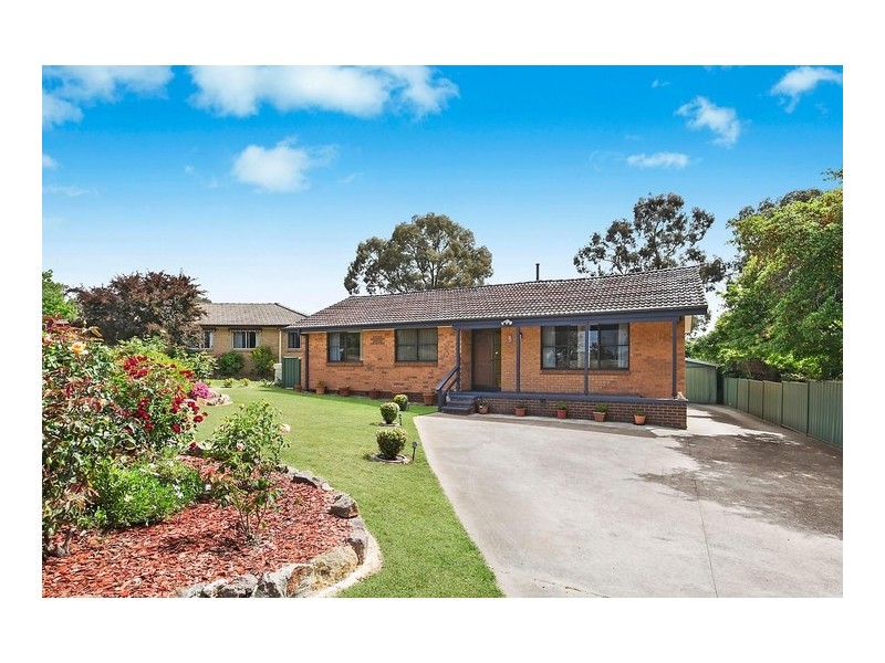 8 Horne Place, Latham ACT 2615