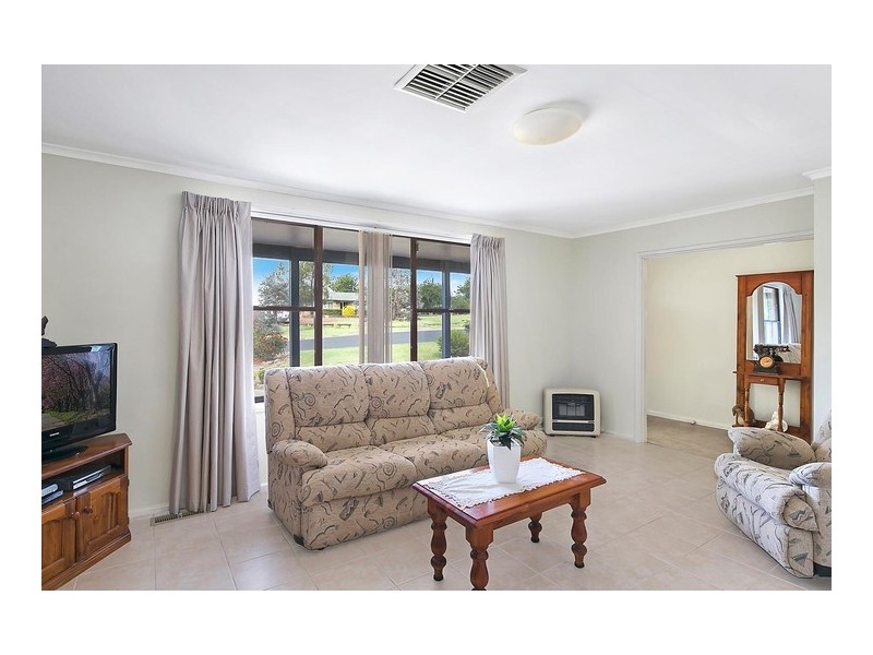 8 Horne Place, Latham ACT 2615