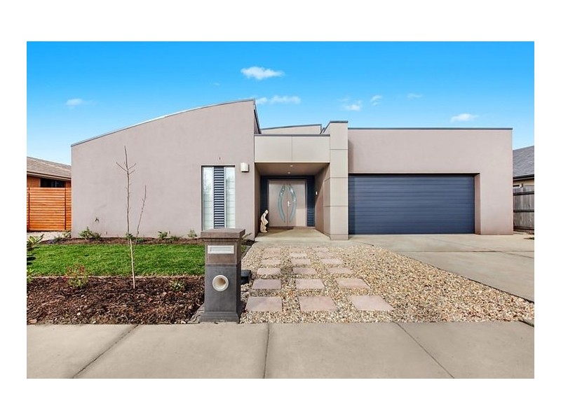 14 Paquita Street, Forde ACT 2914