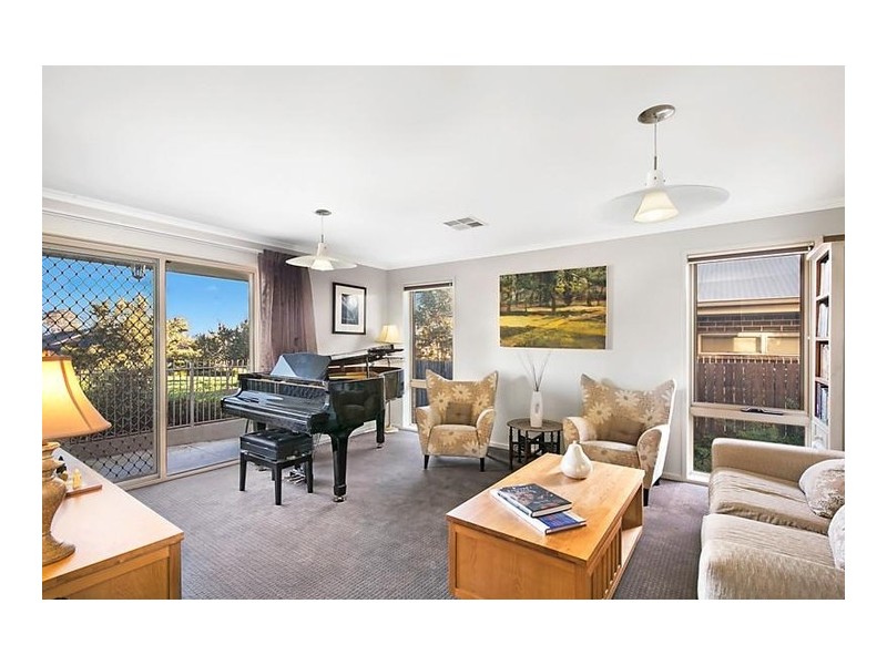 18 Joan Bradley Street, Franklin ACT 2913
