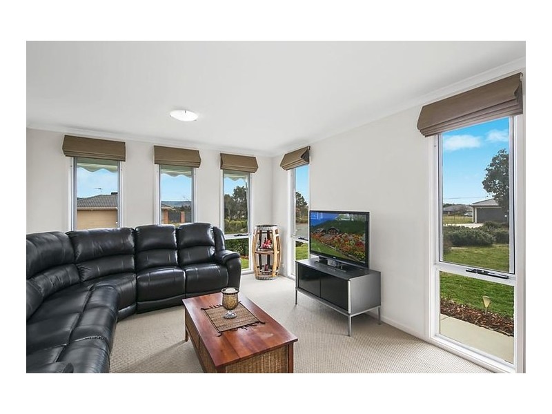 54 Dagmar Berne Street, Macgregor ACT 2615