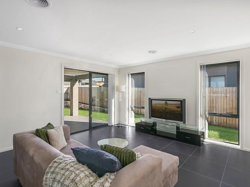 56 Greg Urwin Circuit, Casey ACT 2913