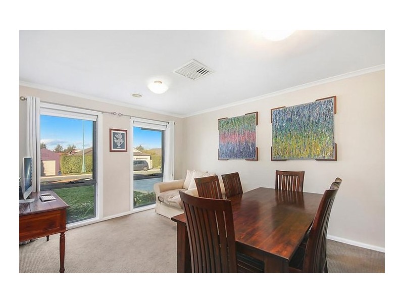 15 May Mills Close, Nicholls ACT 2913