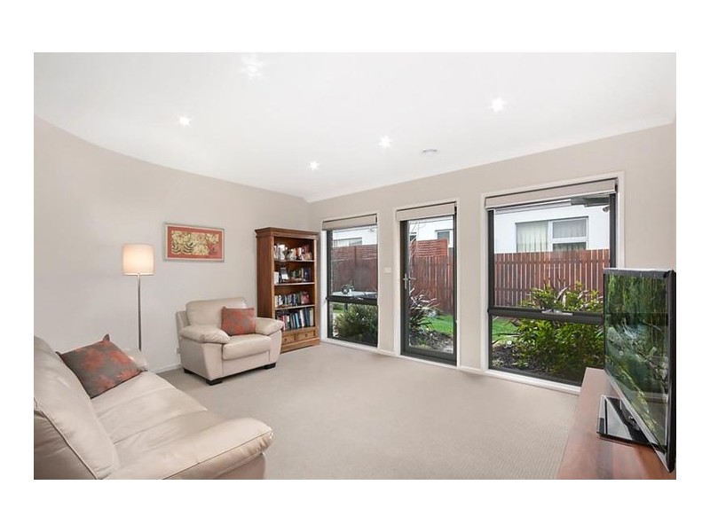 7 Les Edwards Street, Forde ACT 2914