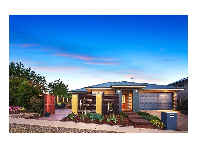 18 Flagstone Street, Harrison ACT 2914