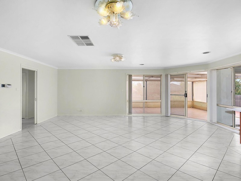 12 Coolgardie Street, Dunlop ACT 2615