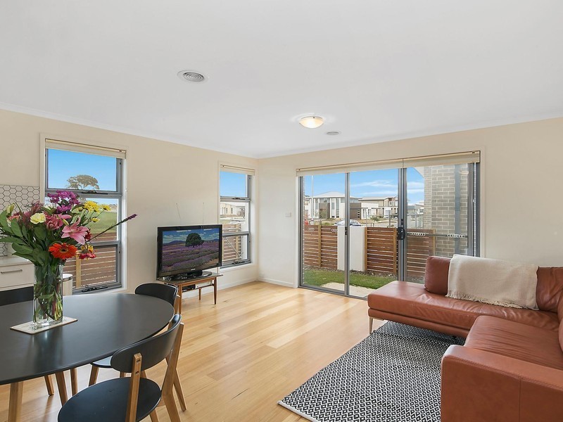 68 Cocoparra Crescent, Crace ACT 2911