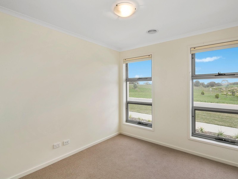 68 Cocoparra Crescent, Crace ACT 2911