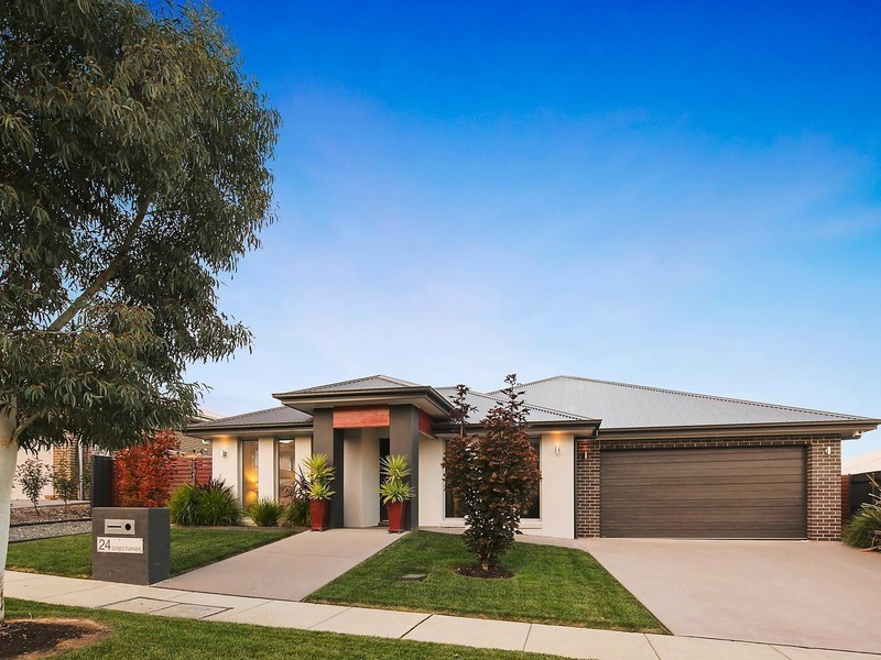 24 Doris Turner Street, Forde ACT 2914