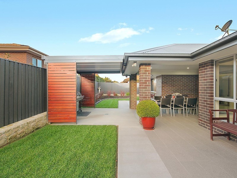 24 Doris Turner Street, Forde ACT 2914