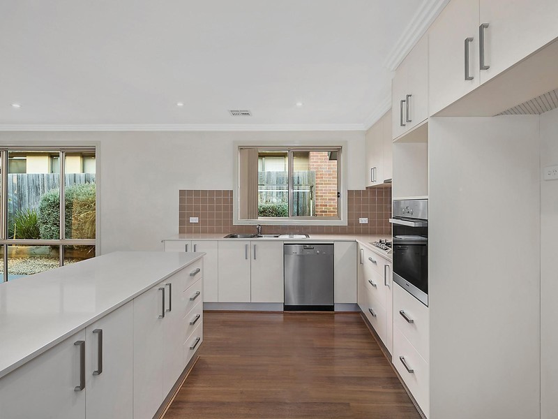 2 Convine Street, Forde ACT 2914