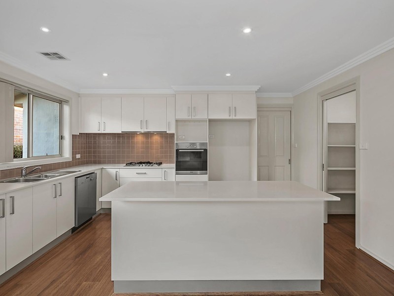 2 Convine Street, Forde ACT 2914