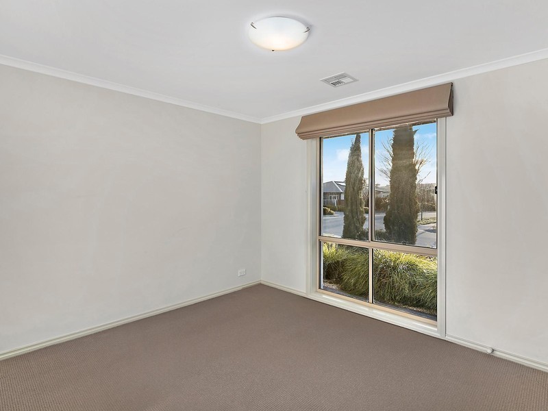 2 Convine Street, Forde ACT 2914