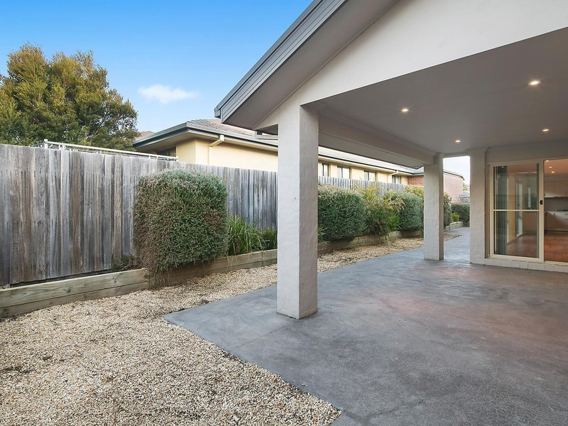 2 Convine Street, Forde ACT 2914