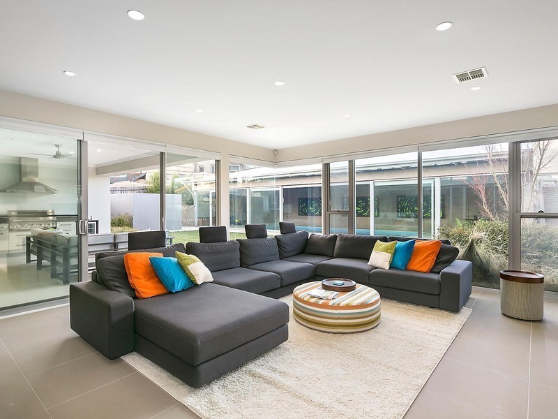 8 Huddy Street, Forde ACT 2914