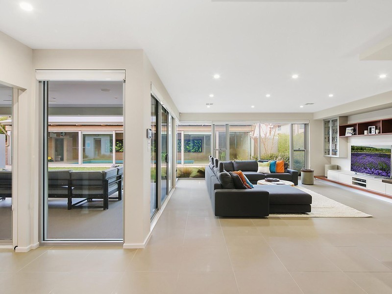 8 Huddy Street, Forde ACT 2914