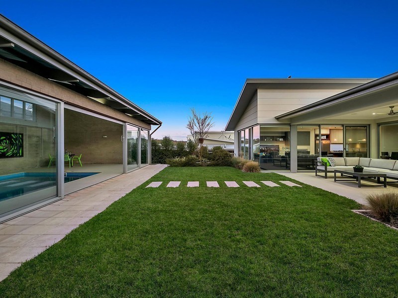 8 Huddy Street, Forde ACT 2914