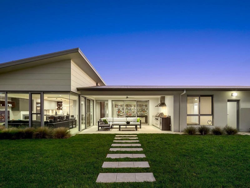 8 Huddy Street, Forde ACT 2914