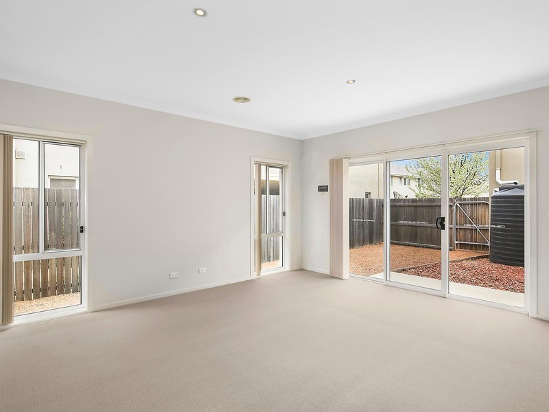 8 Jenolan Street, Harrison ACT 2914