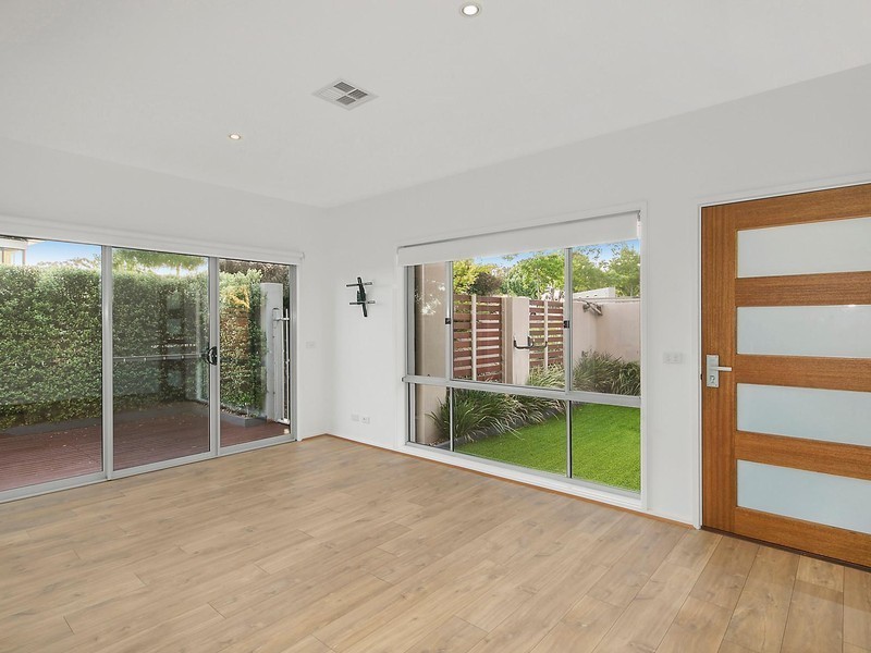 8/15 Zakharov Avenue, Forde ACT 2914