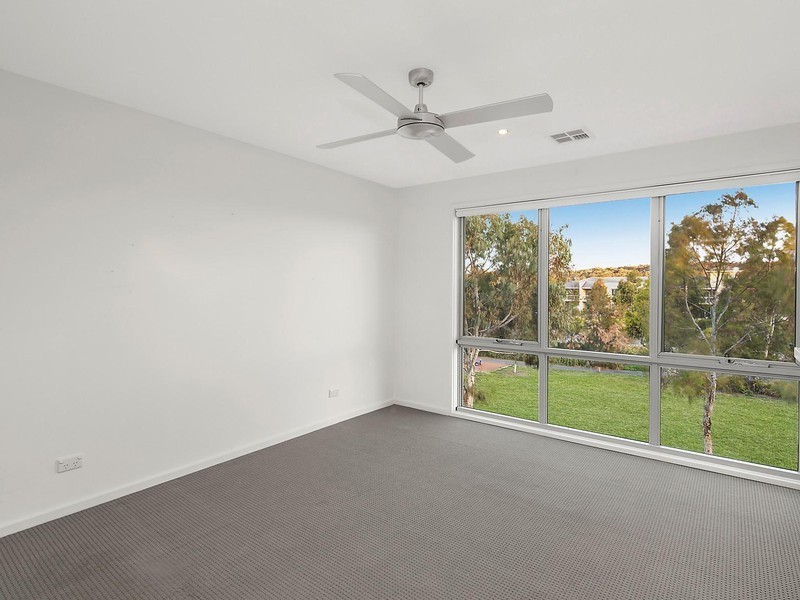 8/15 Zakharov Avenue, Forde ACT 2914