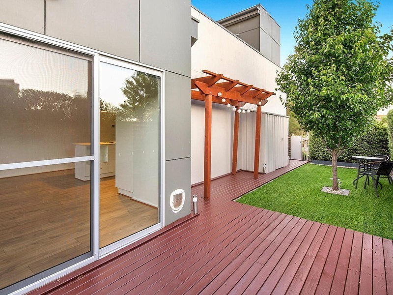 8/15 Zakharov Avenue, Forde ACT 2914