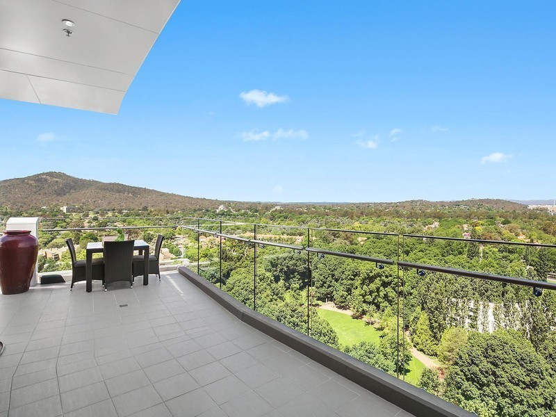 1604/240 Bunda Street, City ACT 2601