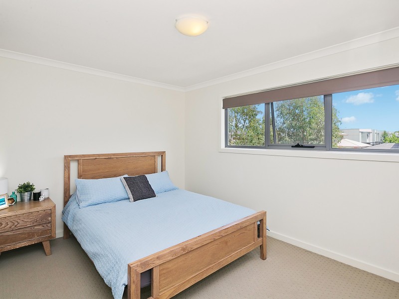 27 Stowport Avenue, Crace ACT 2911