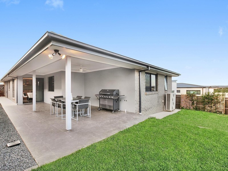 11 Alan Watt Crescent, Casey ACT 2913