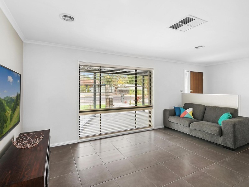 12 Australie Close, Gilmore ACT 2905