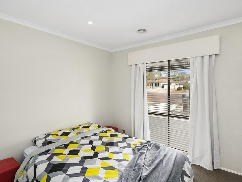 12 Australie Close, Gilmore ACT 2905