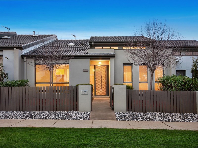 165 Anthony Rolfe Avenue, Gungahlin ACT 2912