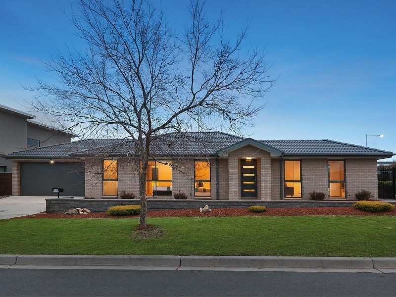 2 Phipson Street, Franklin ACT 2913