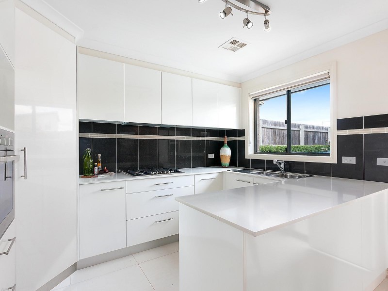 2 Phipson Street, Franklin ACT 2913