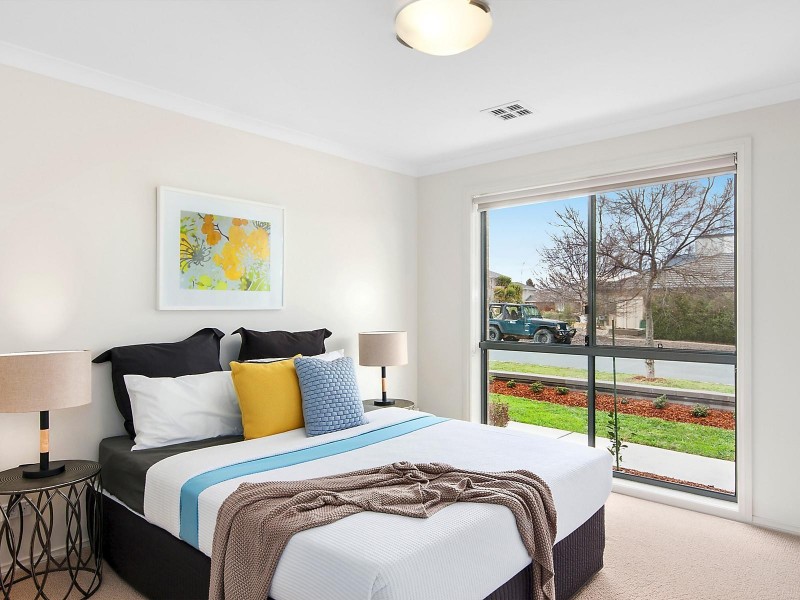 2 Phipson Street, Franklin ACT 2913